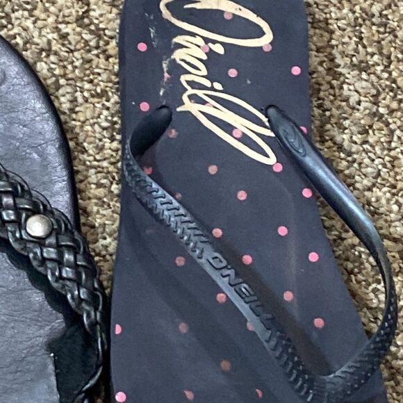 2 Pairs O'Neill Size L 5-6 Black and Pink Polka Dot Flip Flops & Arizona Size 7 - Picture 4 of 8